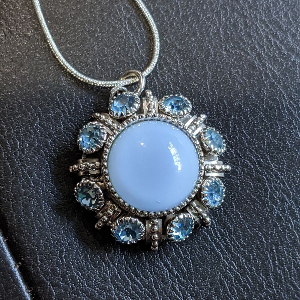 Vintage avon necklace